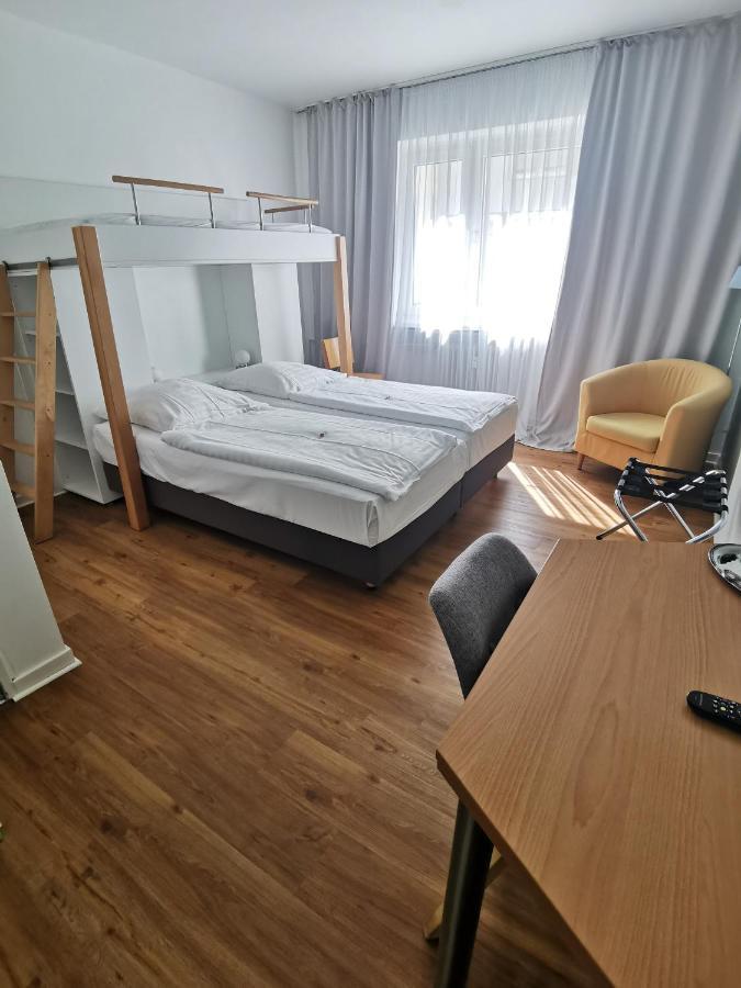 Max Hotel Duesseldorf Self-Check-In エクステリア 写真