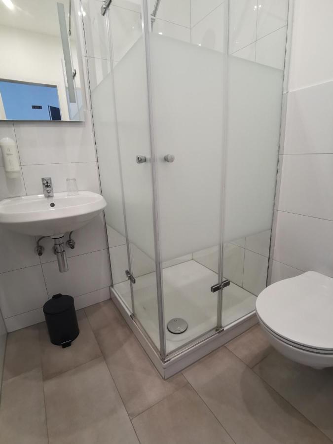 Max Hotel Duesseldorf Self-Check-In エクステリア 写真