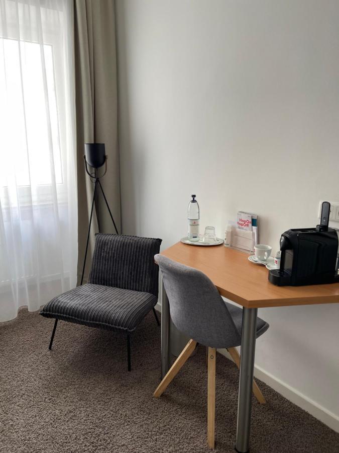 Max Hotel Duesseldorf Self-Check-In エクステリア 写真
