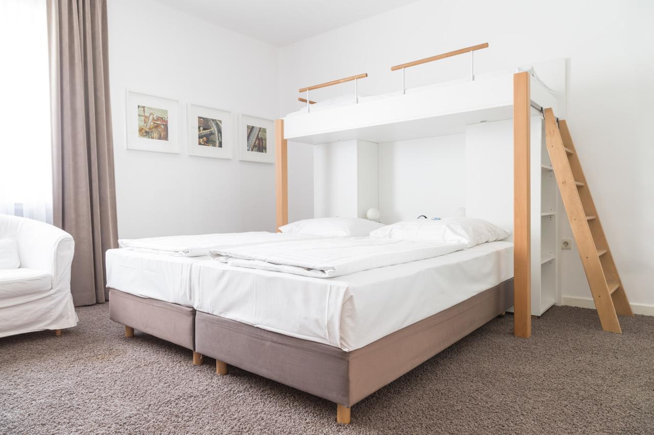 Max Hotel Duesseldorf Self-Check-In エクステリア 写真