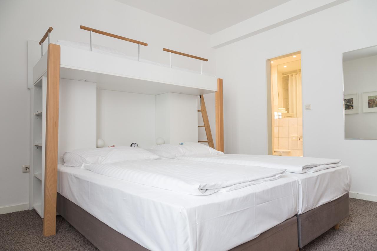 Max Hotel Duesseldorf Self-Check-In エクステリア 写真