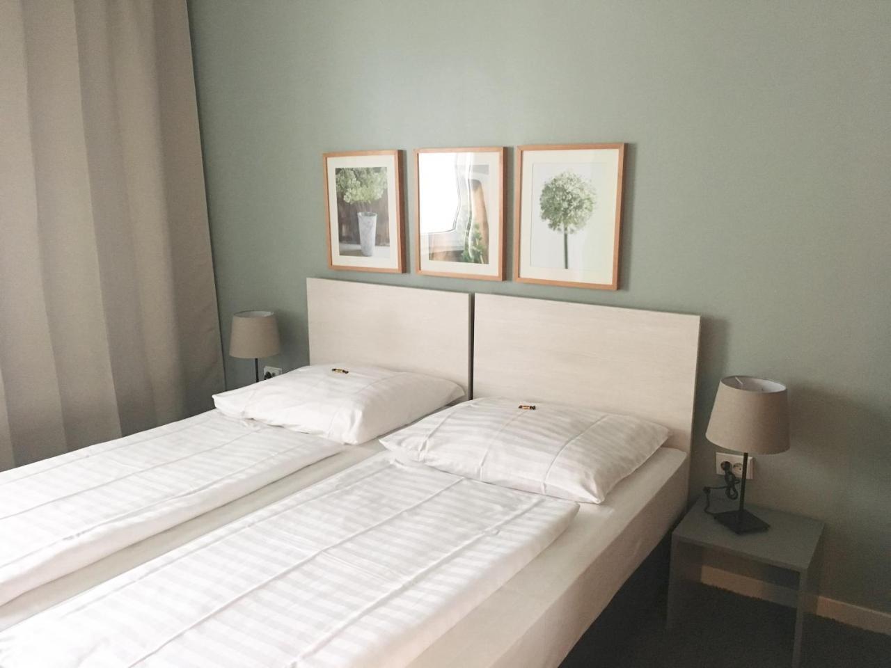 Max Hotel Duesseldorf Self-Check-In エクステリア 写真