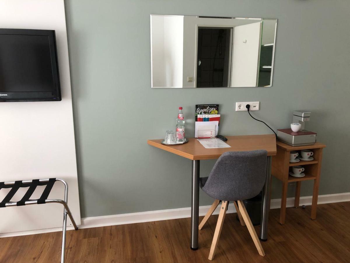Max Hotel Duesseldorf Self-Check-In エクステリア 写真
